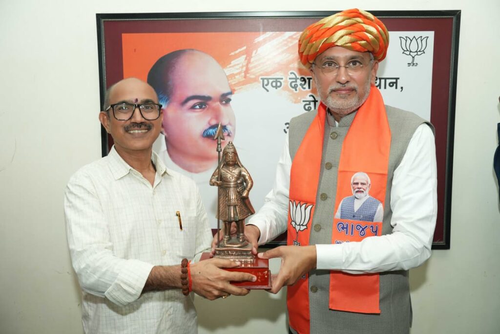 गुजरात निकाय चुनाव में भाजपा की ऐतिहासिक जीत, नरेंद्र सिंह पुरोहित की अहम भूमिका