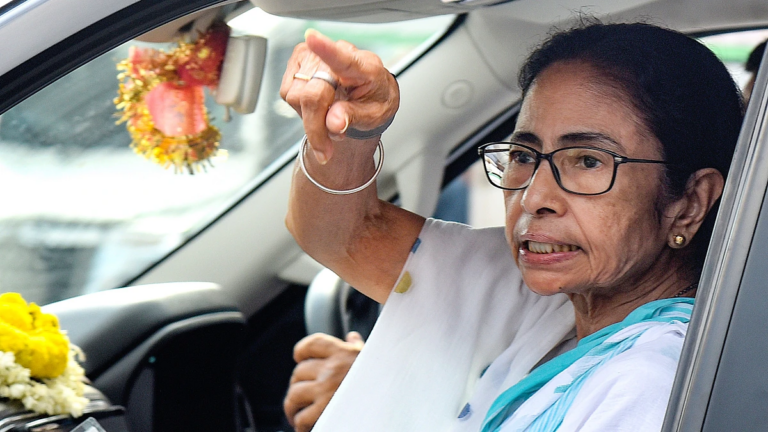 बंगाल में BJP की जीत, ममता के गंभीर आरोप तेज