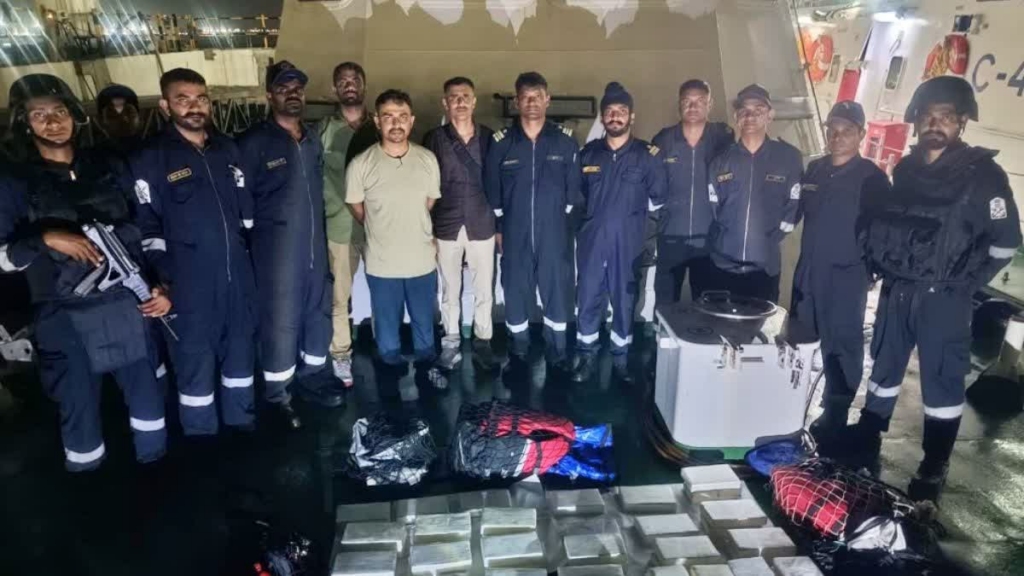 गुजरात ATS और कोस्ट गार्ड की बड़ी कार्रवाई, जहाज से 118 किलो कोकीन जब्त, चार आरोपी शिकंजे में