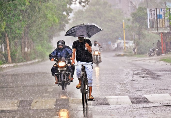 गुजरात में मानसून सक्रिय, कई जिलों में भारी बारिश की चेतावनी